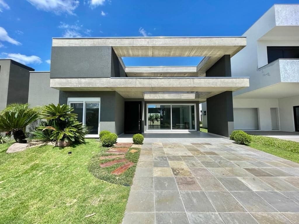Casa Nova à Venda no Condomínio Dubai - Capão da Canoa