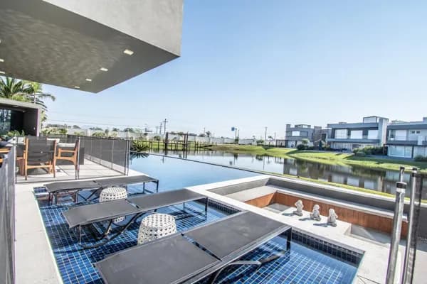 Luxo à Beira do Lago: Casa Exclusiva no Condomínio Enseada, Xangri-lá 🌅