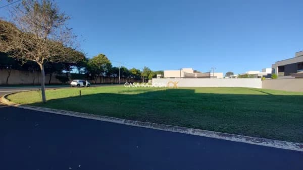 Terreno em Condomínio - Pronto para Construir