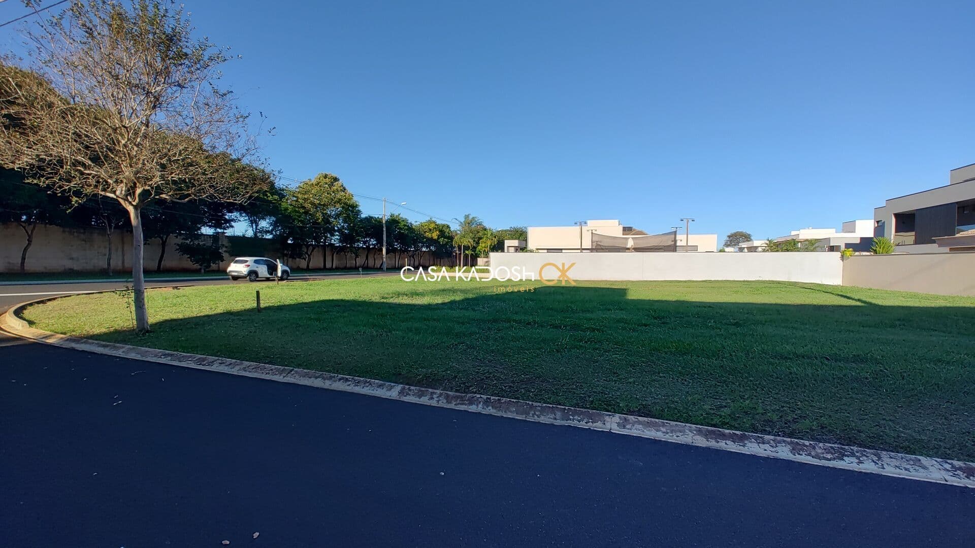 Terreno em Condomínio - Pronto para Construir