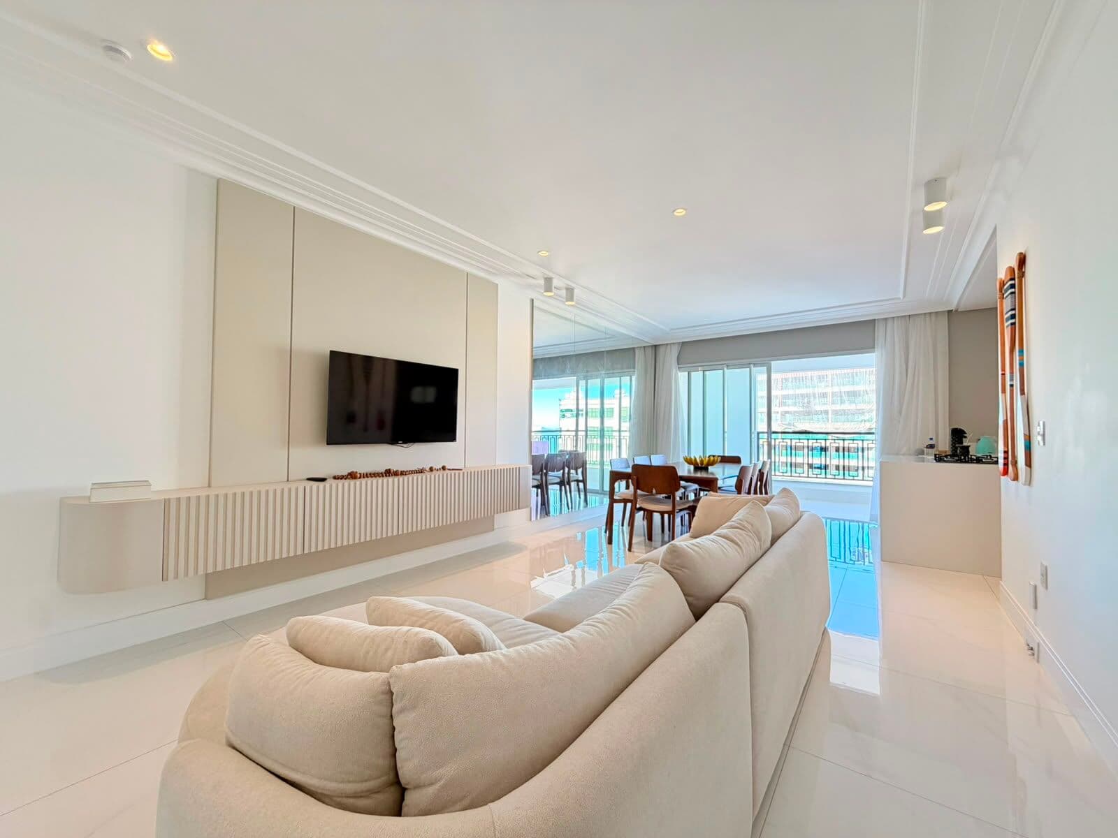 Apartamento à venda com 4 suítes no Centro de Itapema