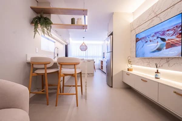 Apartamento novo, mobiliado e decorado no Perequê