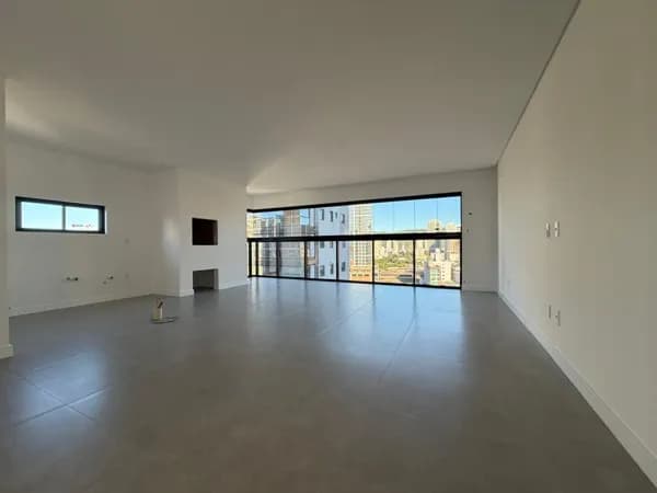 Apartamento com 3 suítes no Balneário Perequê, Porto Belo