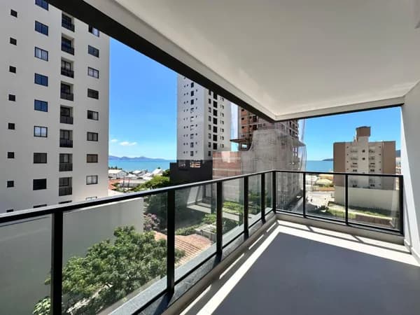 Apartamento com 3 suítes e lazer no rooftop a 200 metros do mar