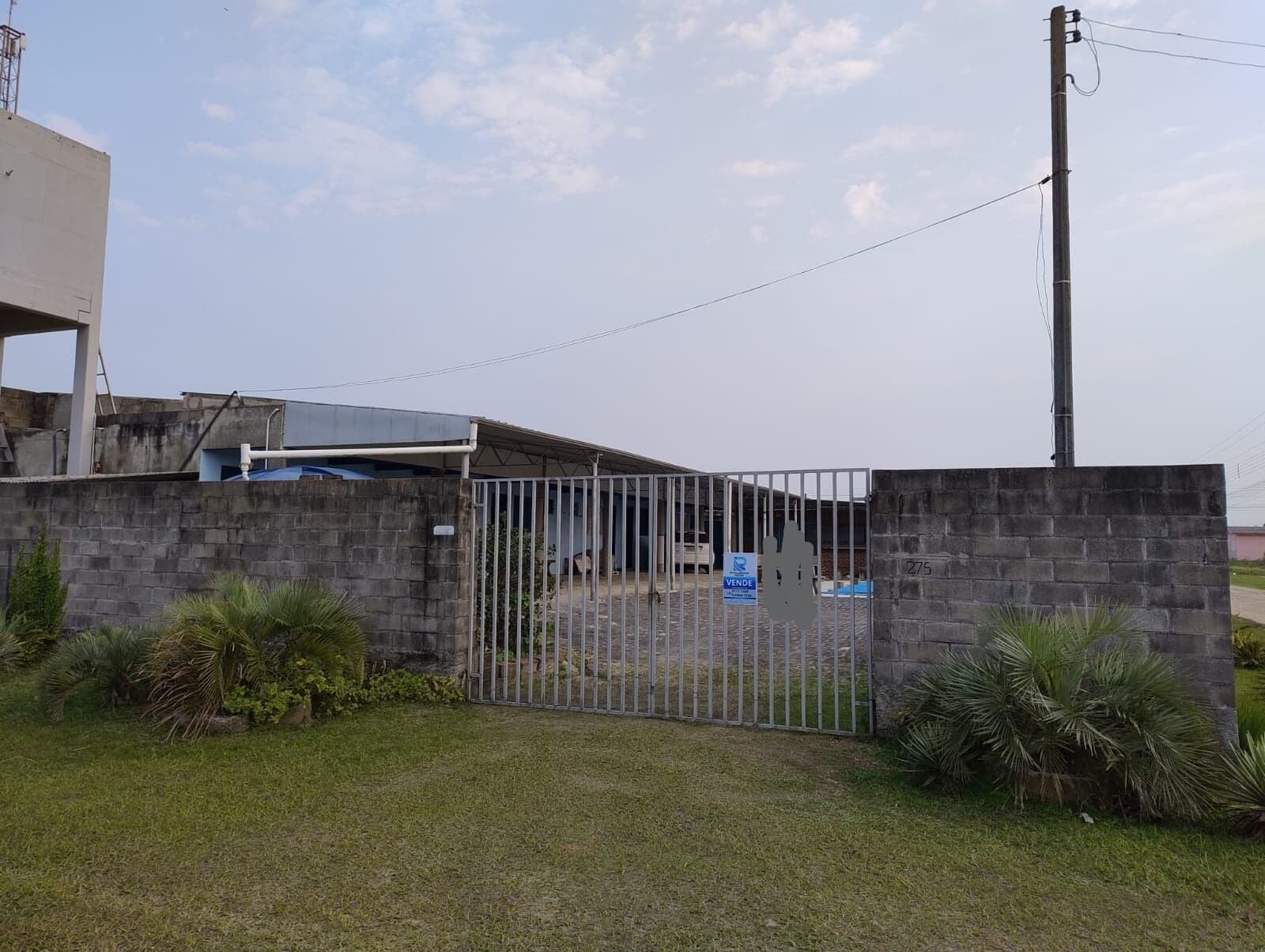 Casa com 6 quartos para aluguel de Veraneio.