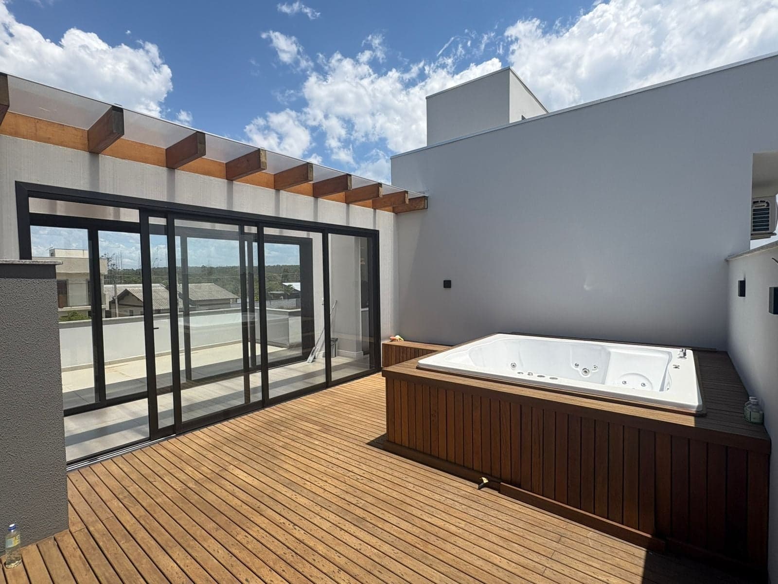 Casa Semi-Mobiliada com Terraço e Hidromassagem em Bellatorres – Passo de Torres/SC
