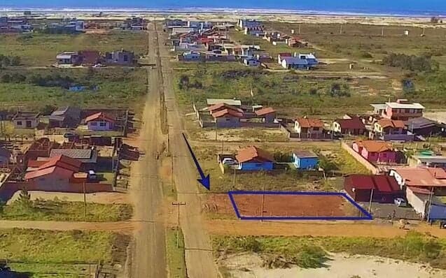 Terreno de esquina com 387m² em Passo de Torres
