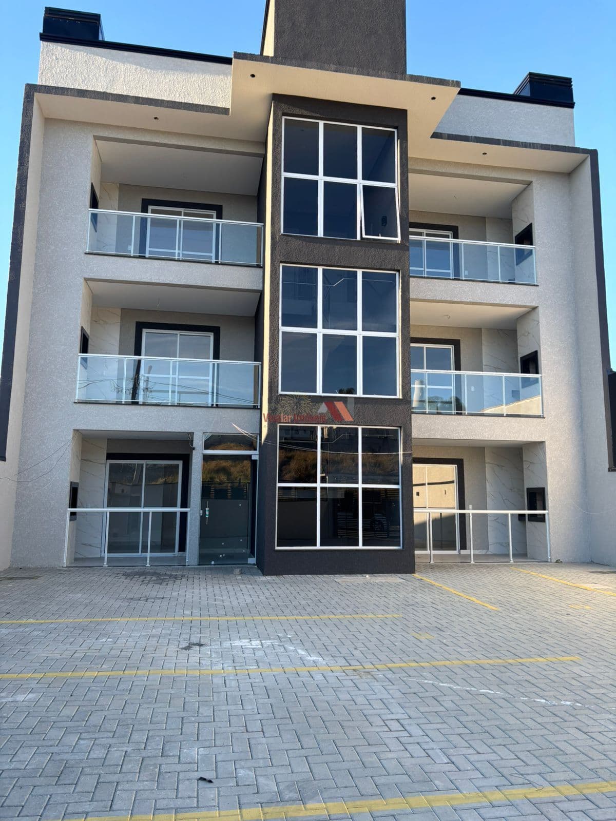 🏡 Oportunidade no Bairro Iguaçu – Amplo Apartamento com Sacada Gourmet!