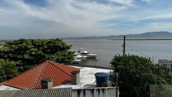Casa em Laguna - Magalhães