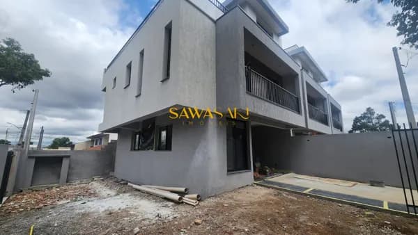 Sobrado de Esquina com Terreno no Guabirotuba