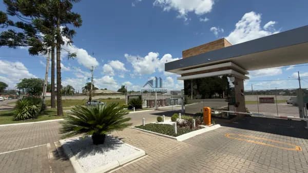 TERRENO DIFERENCIADO EM CONDOMÍNIO FECHADO – 172 m² | FRENTE AMPLA EM CURVA