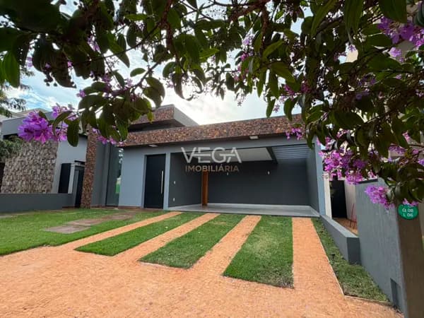 Casa Residencial de 150m² e terreno de 300m² no Condomínio Portal da Mata
