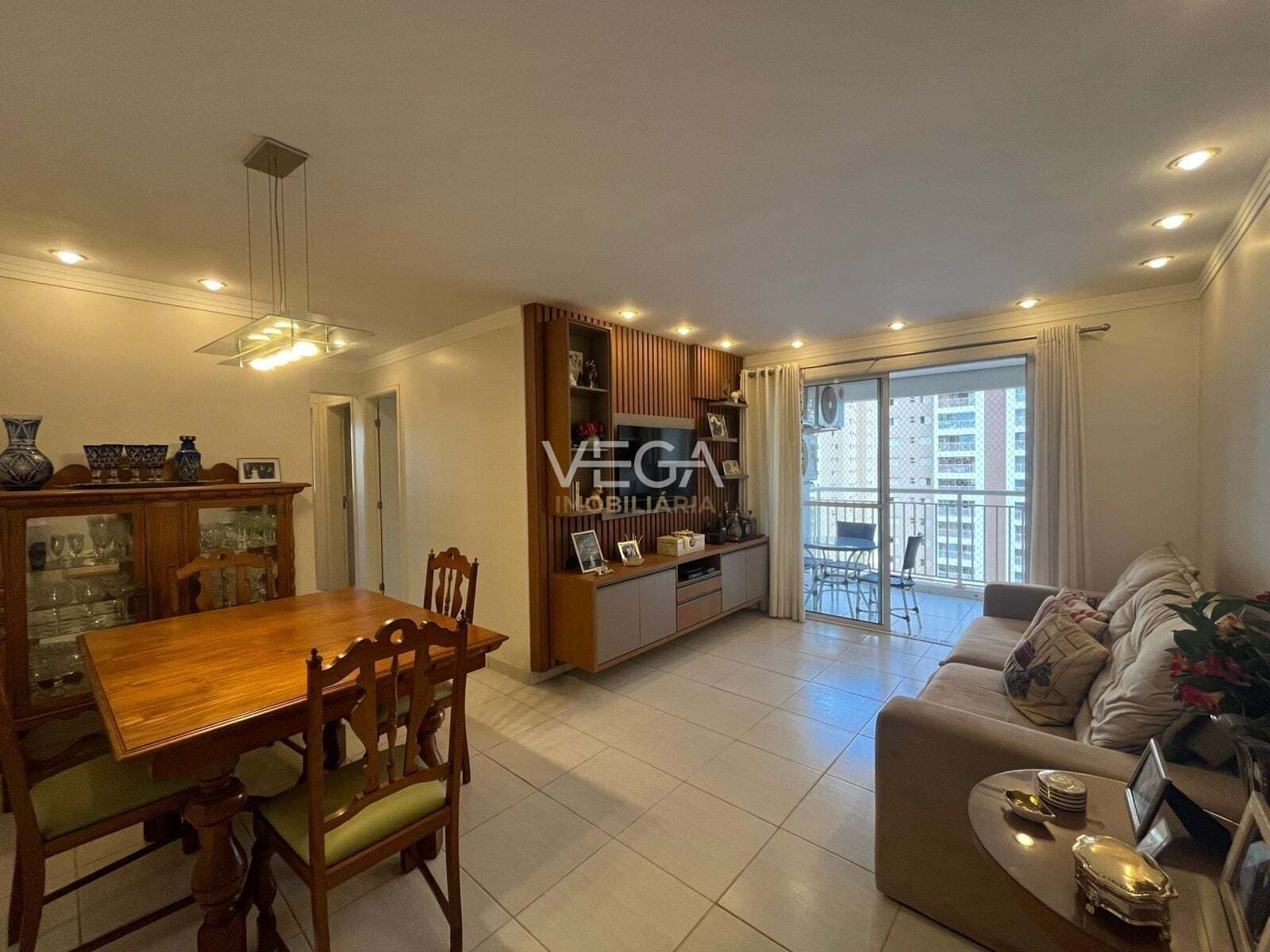 Reserva do Golf - Apartamento de 81 m², no 10º andar, em frente ao Shopping
