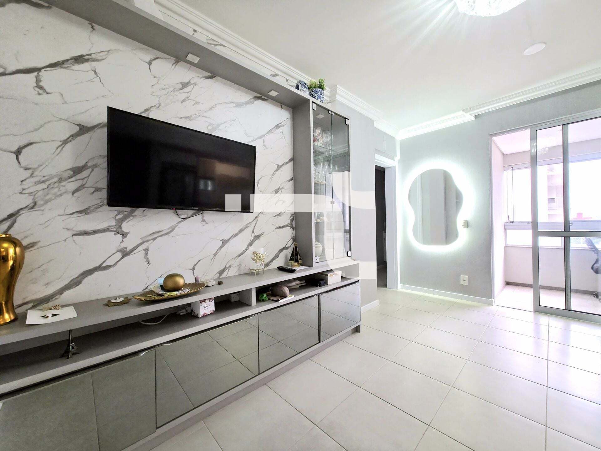 Apartamento à venda em Barreiros, São José – 2 quartos, sacada com churrasqueira e área de lazer