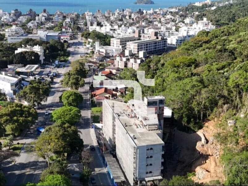 Apartamento de 98m² com 3 dormitórios em Jurerê