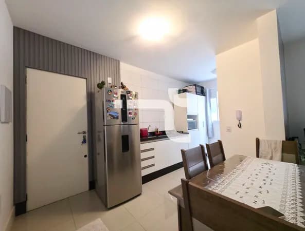 Apartamento com 02 dormitórios e vaga coberta - Aririú, Palhoça/SC
