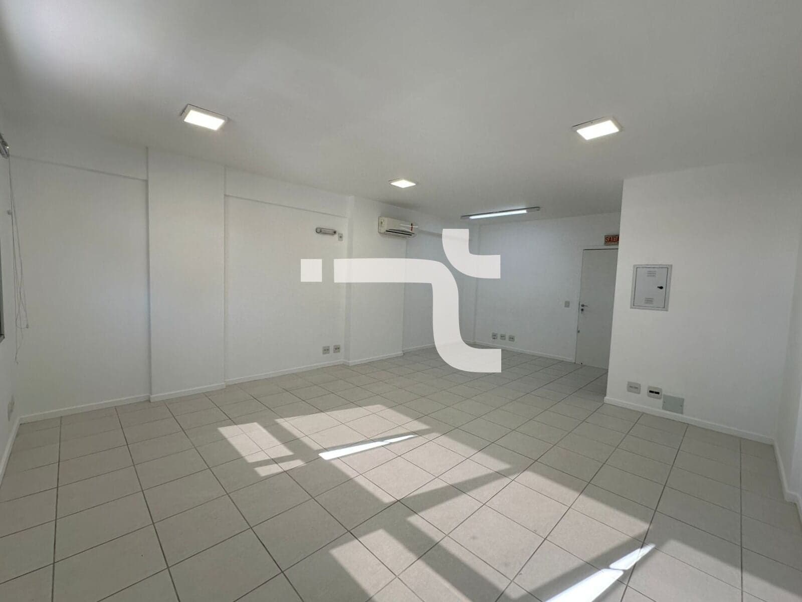 Sala Comercial à Venda | Centro Executivo Beira Mar Continental | Estreito – Florianópolis/SC
