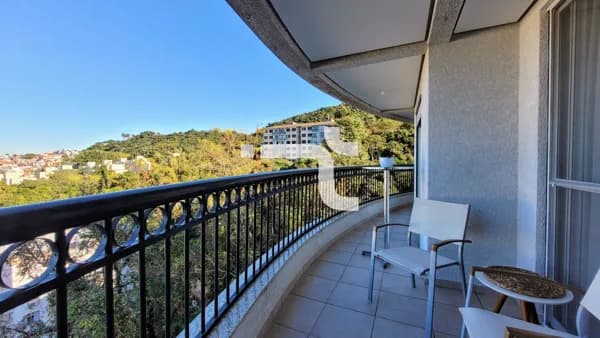 Apartamento Mobiliado à Venda em Coqueiros | 2 Suítes, 2 Vagas, Hobby Box e Vista para o Mar