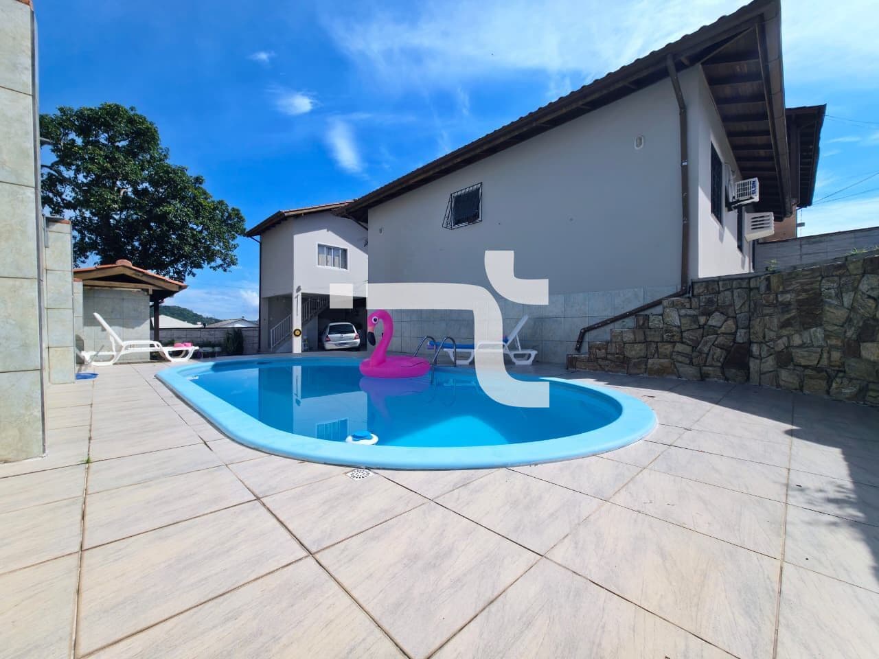 Casa à venda no bairro Real Parque | São José – SC 4 dormitórios (1 suíte) | Piscina