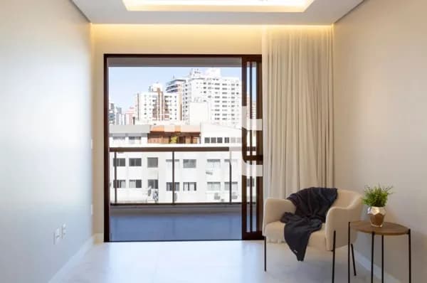 Apartamento à venda no Kobrasol em São José/SC | 3 dormitórios | 2 suítes | Sacada com churrasqueira