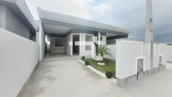 Casa à Venda em Forquilhas, São José (SC) — 3 Quartos, 1 Suíte, Garagem