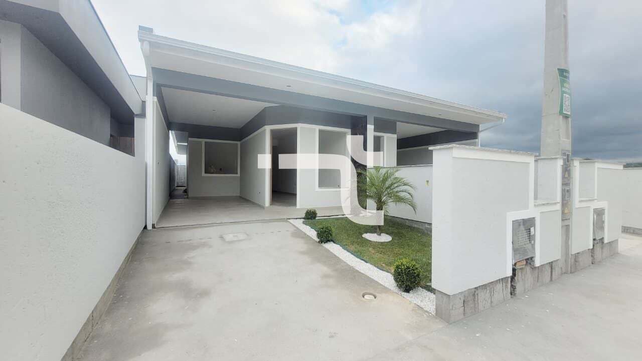 Casa à Venda em Forquilhas, São José (SC) — 3 Quartos, 1 Suíte, Garagem