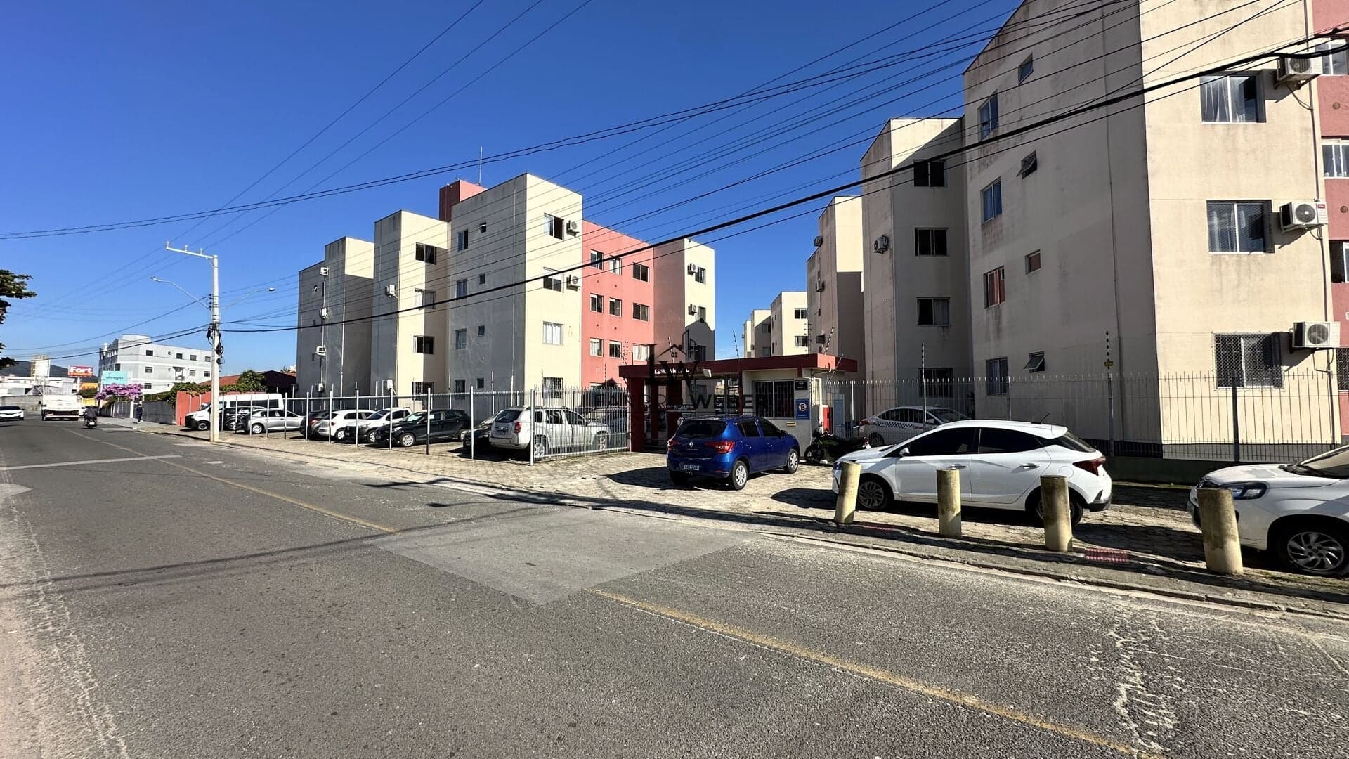 Apartamento 2 Dormitórios - Poucos metros da nova Beira Mar de Barreiros - São José - SC