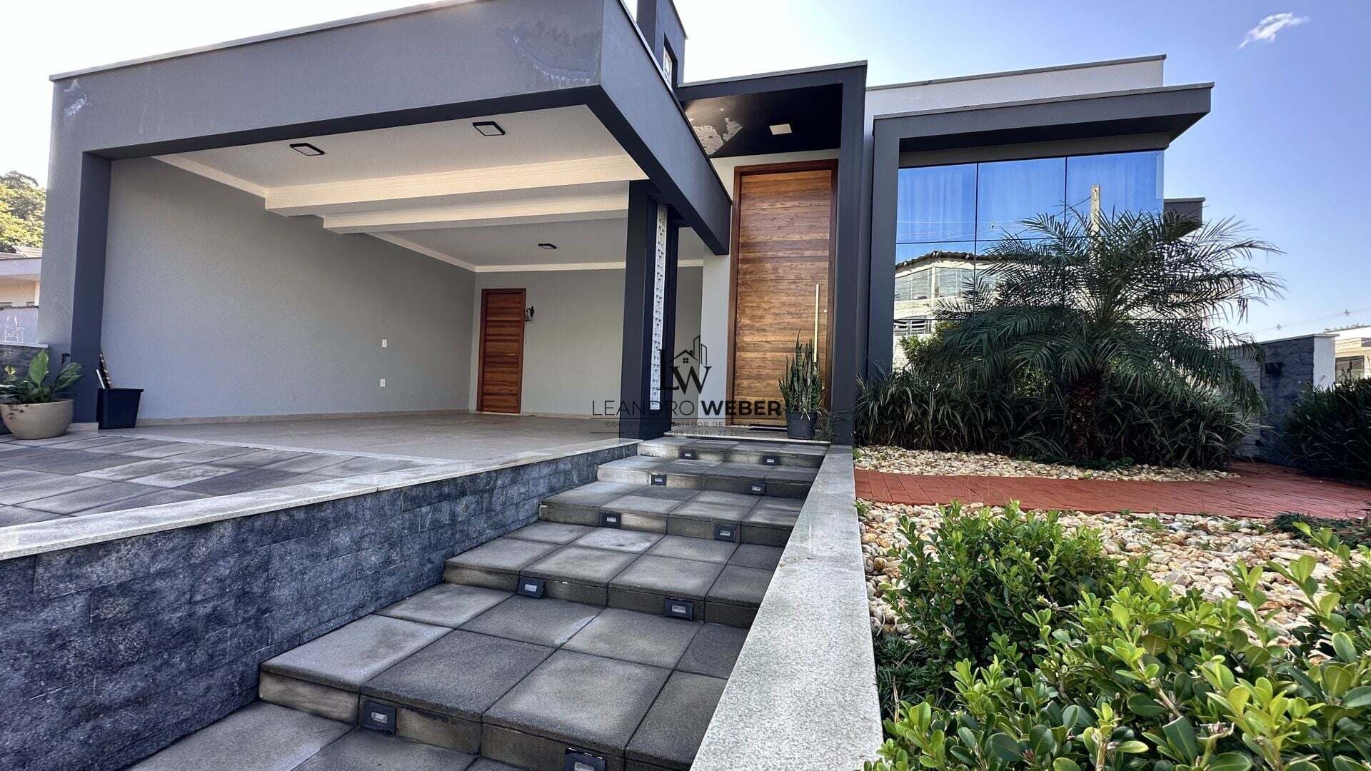 Casa Alto Padrão - Piscina e Jacuzzi em São José/SC