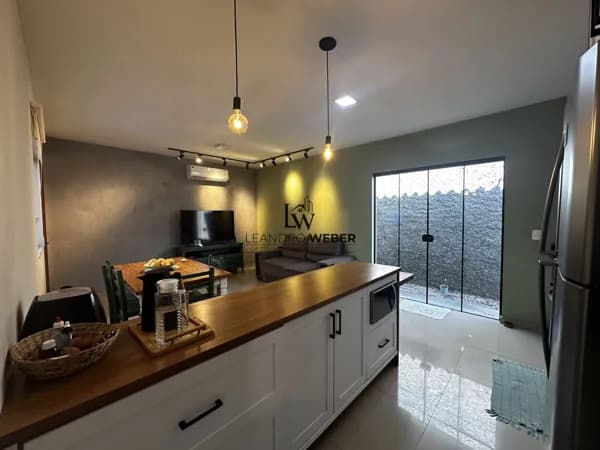 Casa com 3 Dormitórios - Loteamento Jardim Botânico - São José - SC