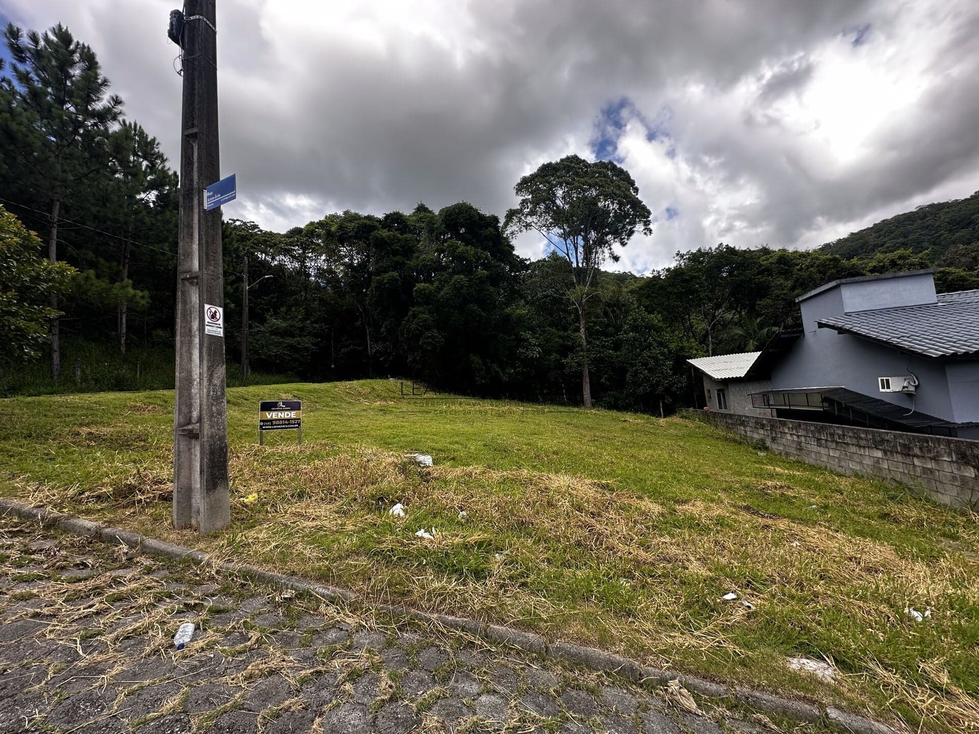 Terreno com 397,68m² - São José - SC