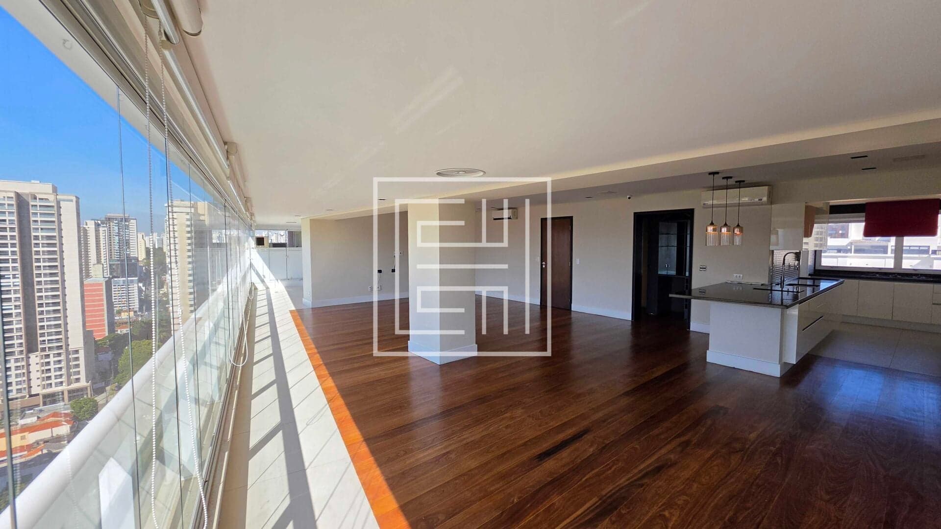 Apartamento de 172m² com 3 suítes e 4 vagas à venda em Perdizes