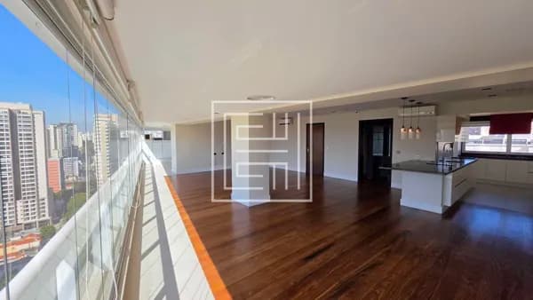 Apartamento de 172m² com 3 suítes e 4 vagas à venda em Perdizes