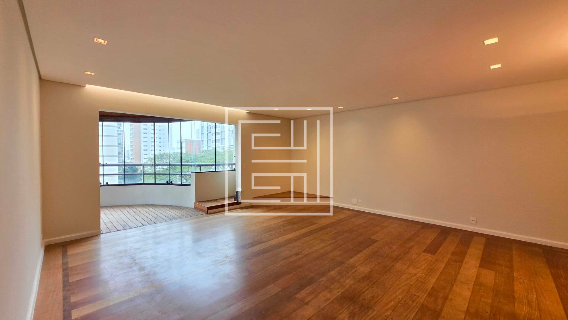 Apartamento de 190m² com 3 dormitórios sendo 2 suítes e 3 vagas à venda em Perdizes