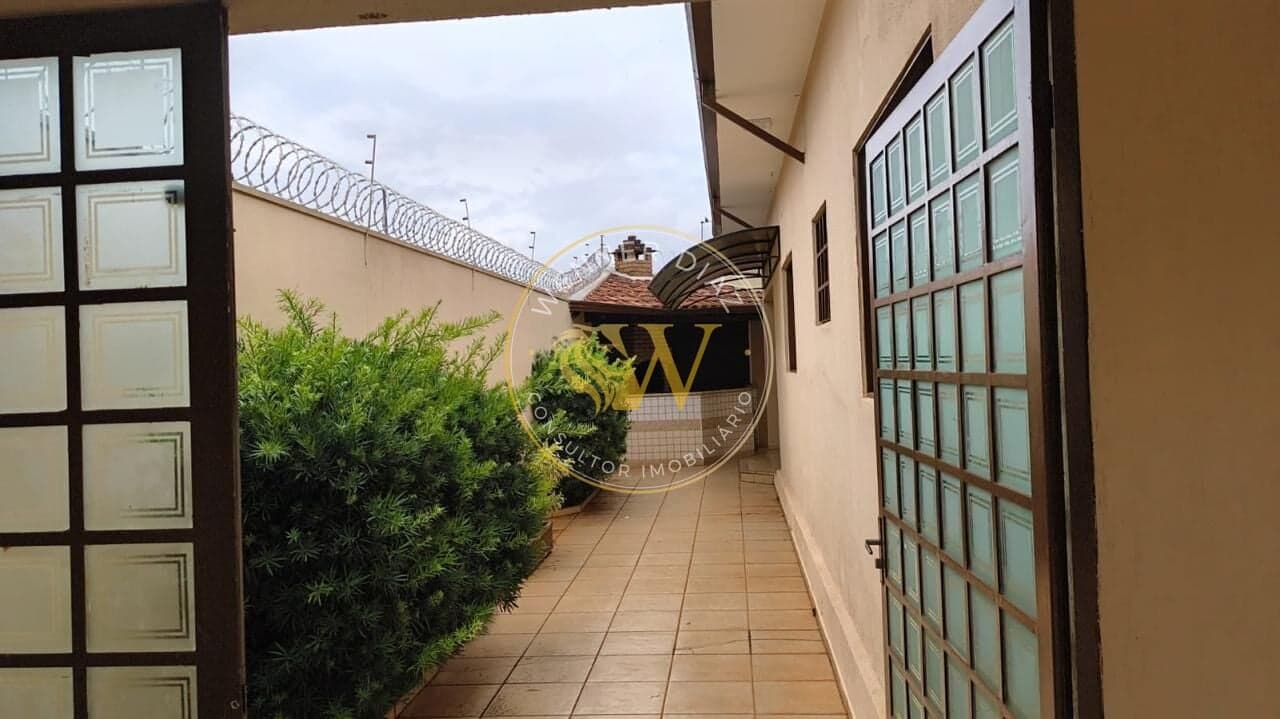 CASA COM 3 DORMITÓRIOS PRÓXIMA AO PARQUE INDUSTRIAL — R$ 480.000,00