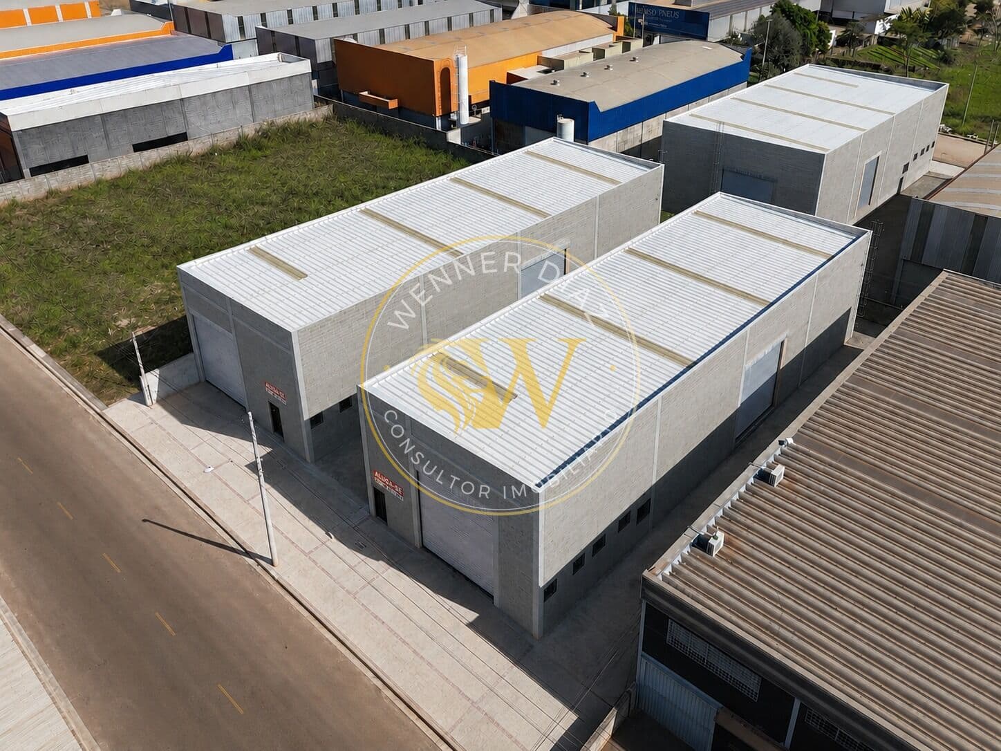 3 GALPÕES INDUSTRIAIS NOVOS – DISTRITO INDUSTRIAL DR. CARLOS ARNALDO – R$ 42.000,00/MÊS