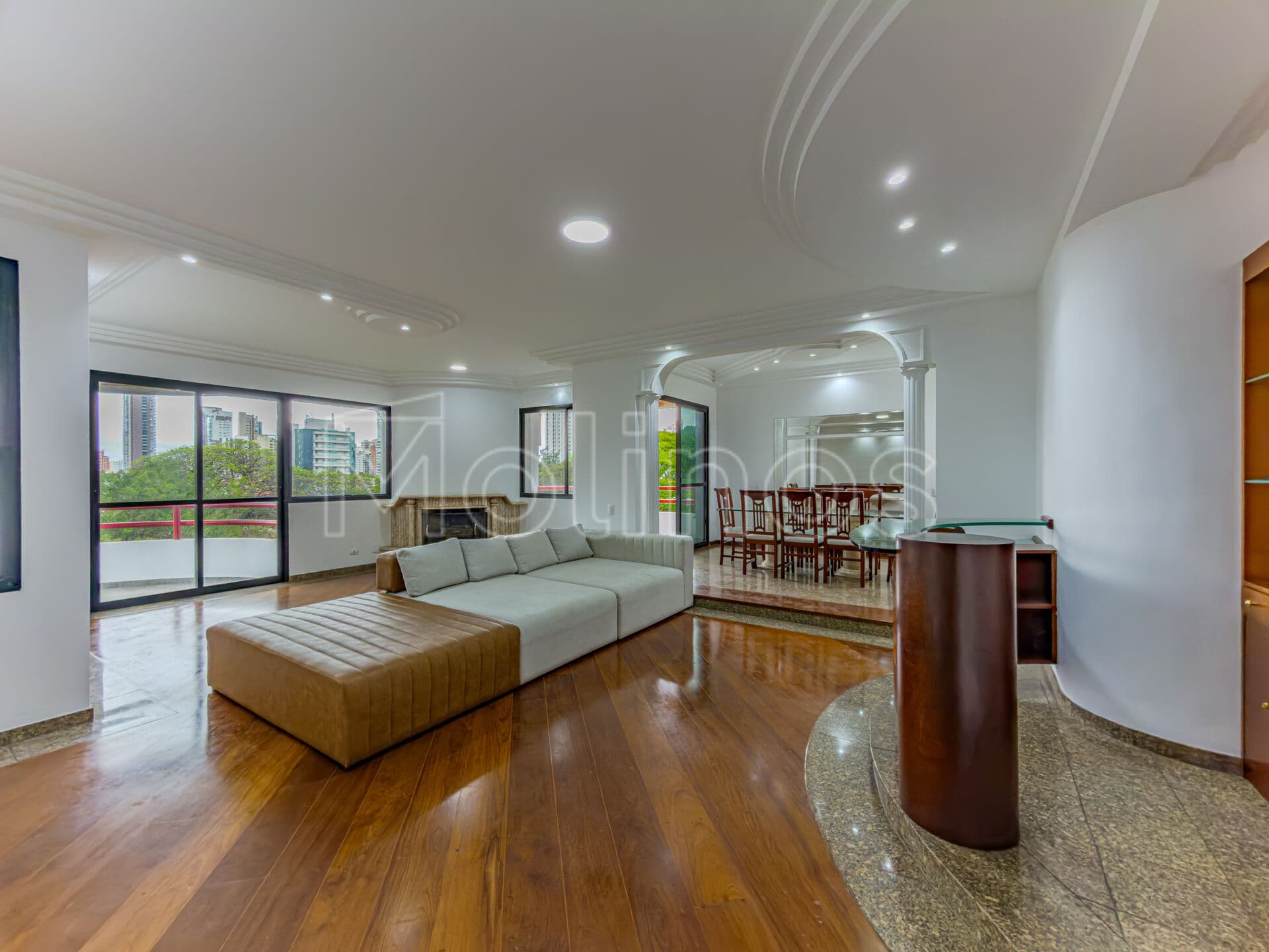 Apartamento á venda no Tatuapé, 244m² , 4 dormitórios , 3 vagas + deposito, churrasqueira , vista para Pça Bom Parto