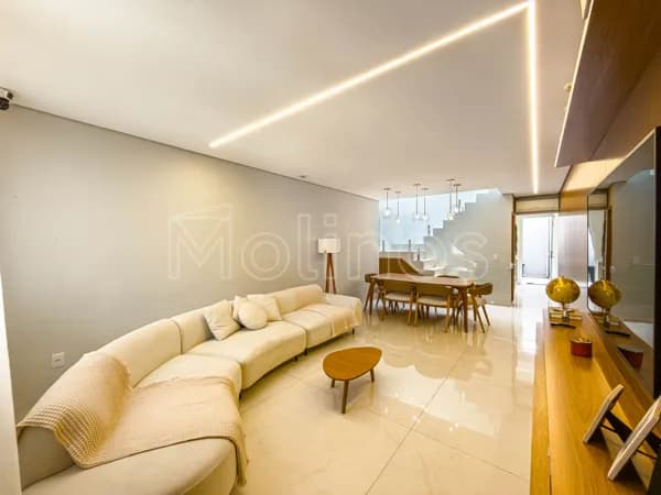 Sobrado Impecável na Vila Carrão Totalmente Mobiliado com 180m², Alto Padrão