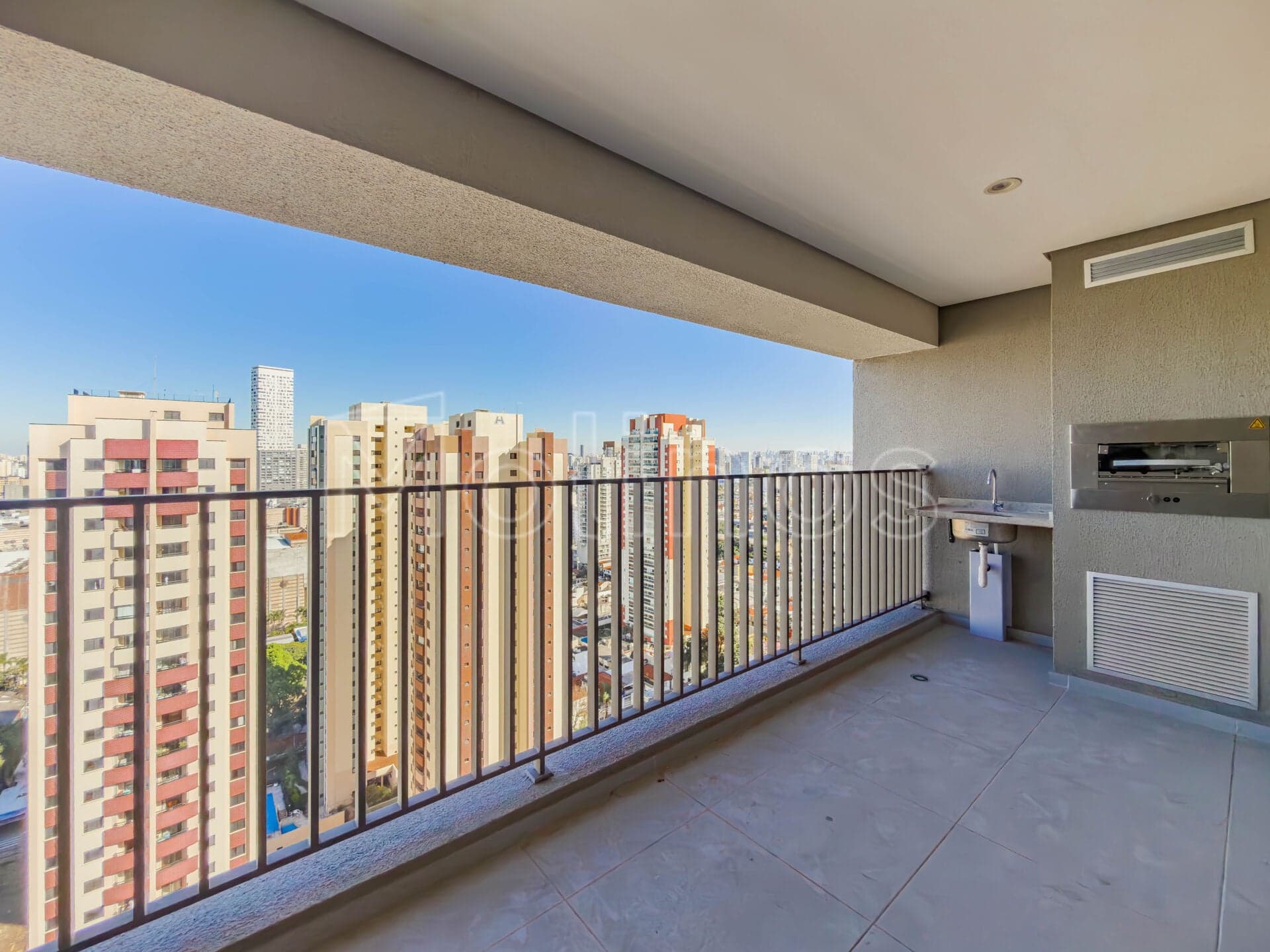 Apartamento a venda no Raizes Tatuapé de 2 dormitórios sendo 1 suíte com 68m² e 1 vaga fixa. Além de um lazer no rooftop de impressionar!