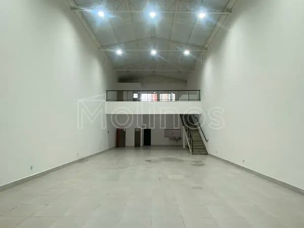 Galpão Novo para locação- 300m² vão livre na R. Antonio de Barros