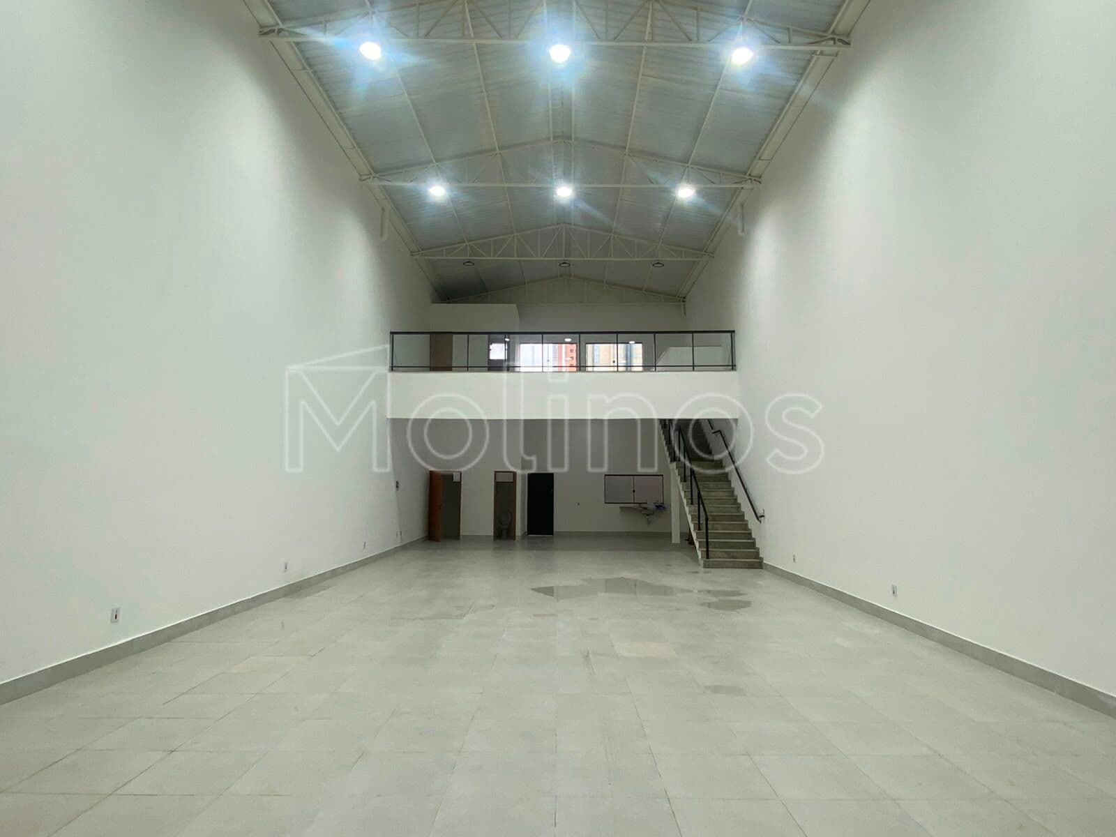 Galpão Novo para locação- 300m² vão livre na R. Antonio de Barros