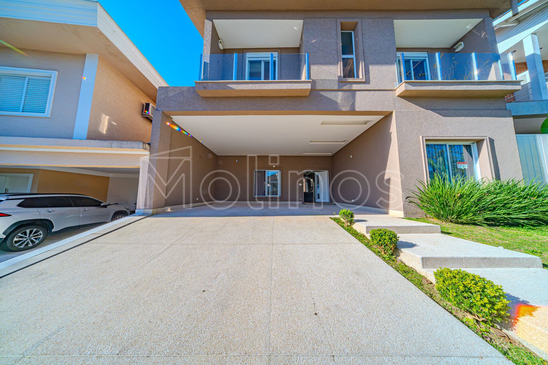Elegância e Sofisticação no Residencial Alphaville 9 | 425 m² Construídos | Piscina e Área Gourmet