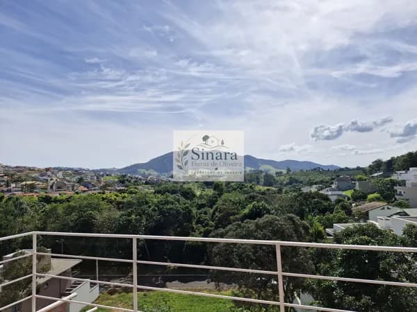 Sobrado em Águas de Lindóia - Pimentéis