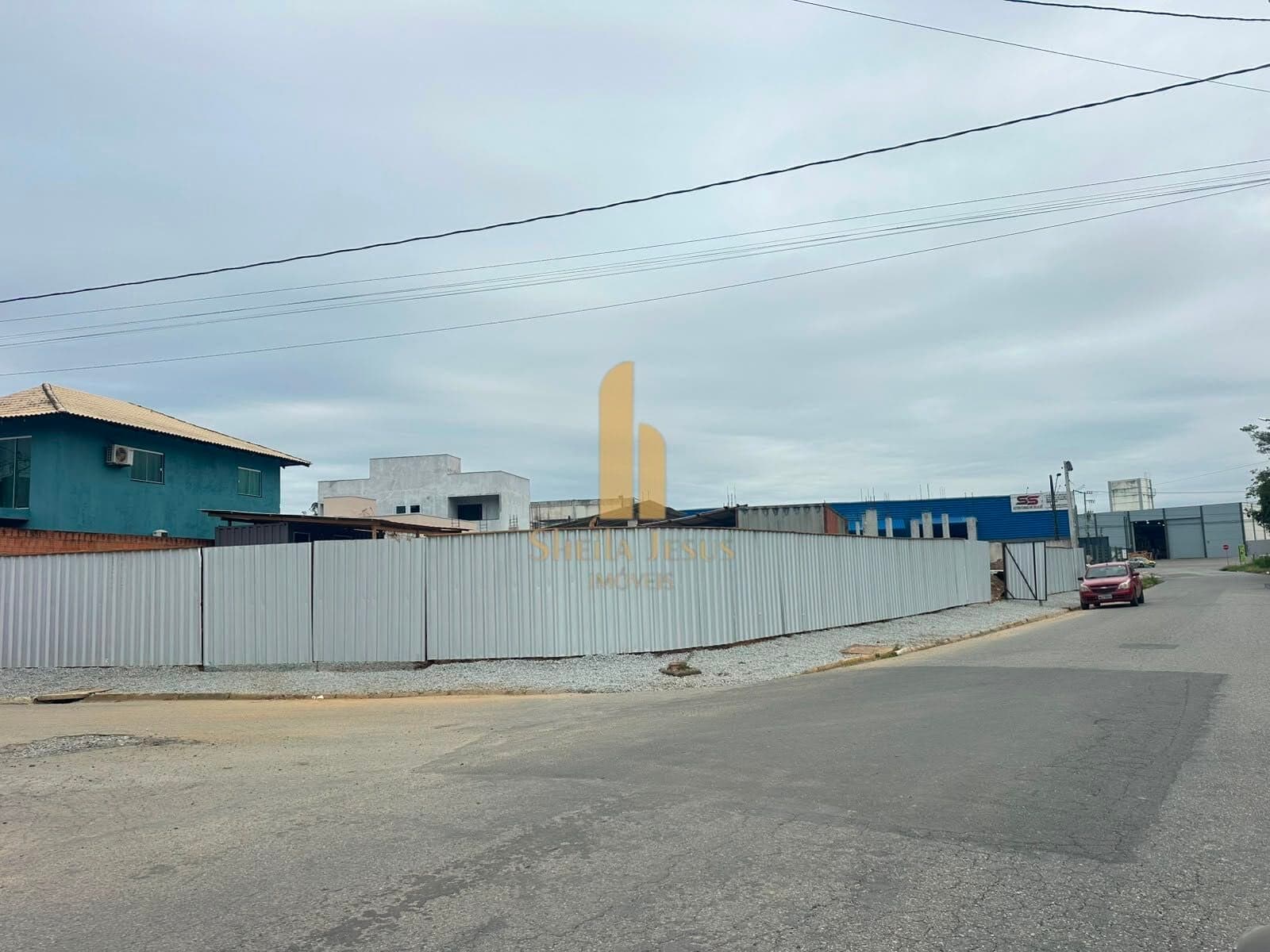 Terreno 421,54m² em Camboriú à Venda!! Ideal para Construção de Galpões.