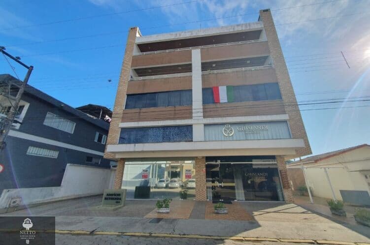 Sala Comercial Térrea com Mezanino no Coração de Nova Veneza