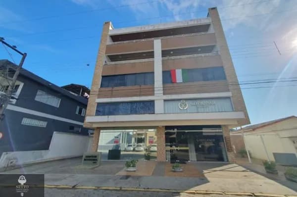 Sala Comercial Térrea com Mezanino no Coração de Nova Veneza