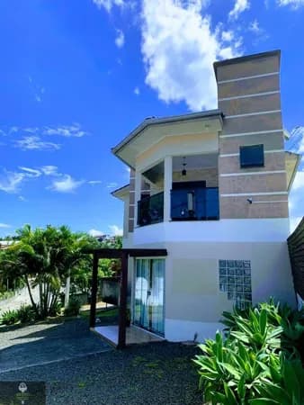 Casa Comercial