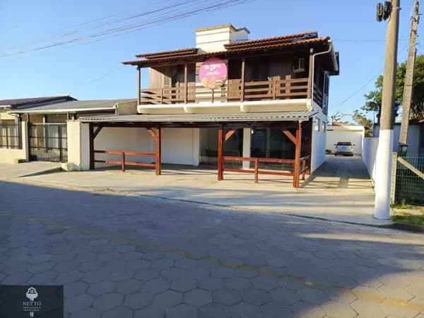 Casa + Sala Comercial à Venda