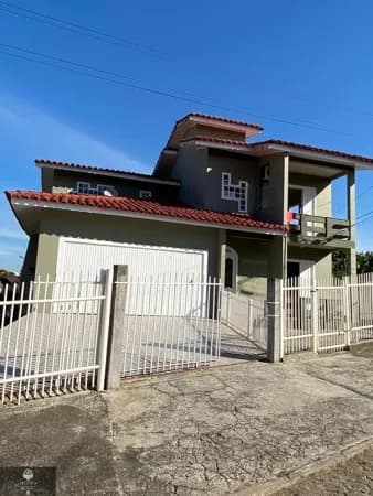 Casa com área comercial