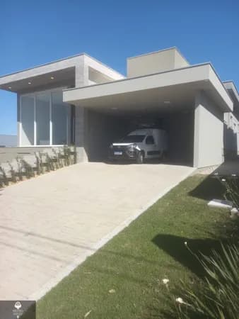 Exclusiva no Condomínio Golden Village