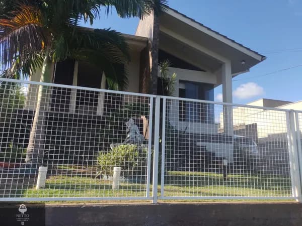 CASA À VENDA NO BAIRRO LARANJINHA